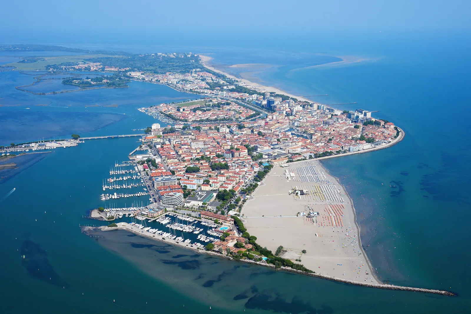 Transfer privato Aeroporto di Trieste (TRS) verso Grado — 23 km, autista NCC professionista