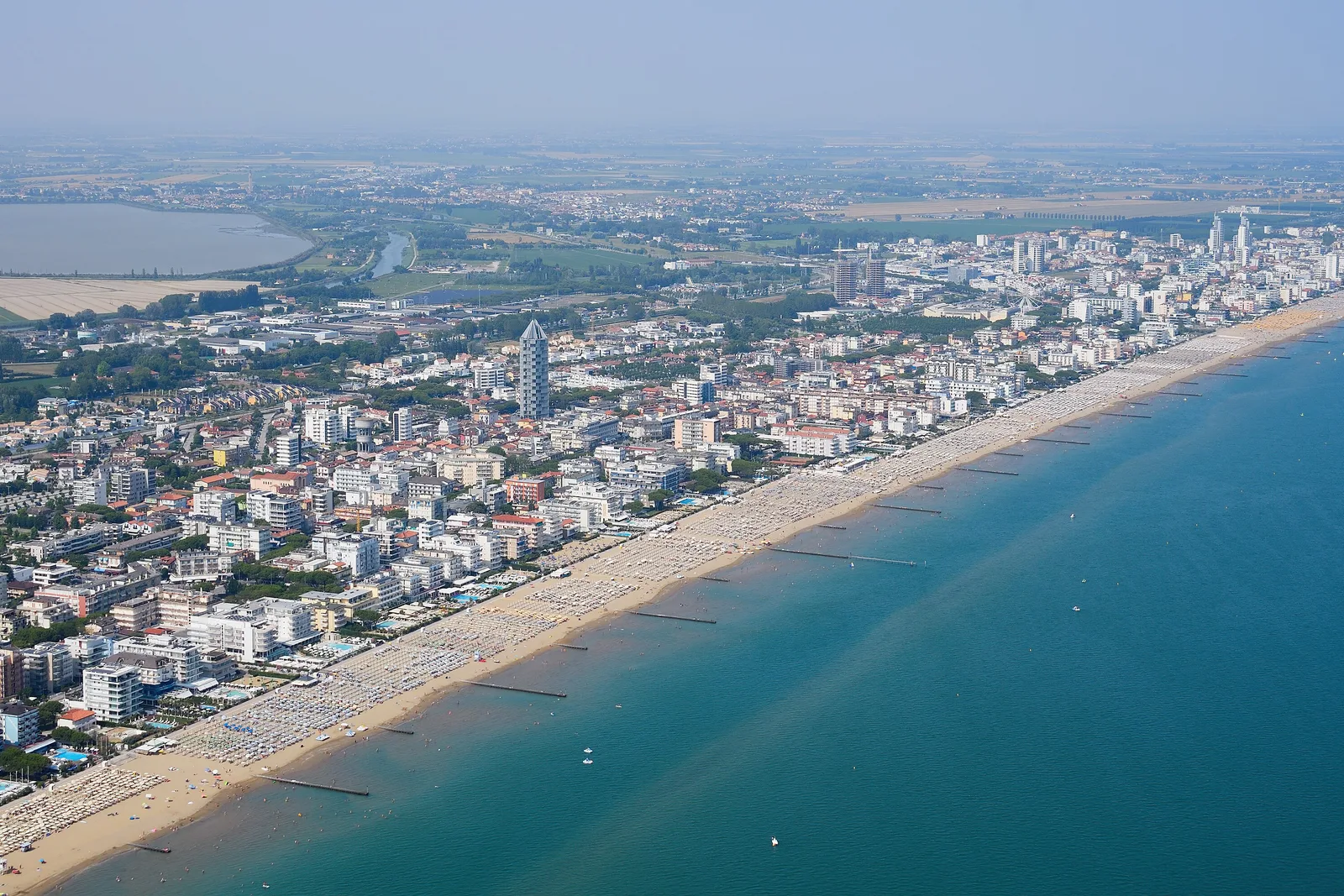Transfer privato Aeroporto di Venezia Marco Polo (VCE) verso Lido di Jesolo — 32 km, autista NCC professionista