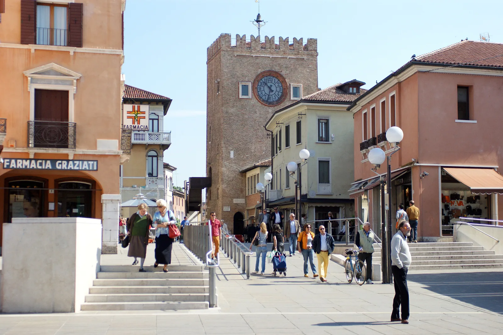 Transfer privato Aeroporto di Venezia Marco Polo (VCE) verso Venezia Mestre — 12 km, autista NCC professionista