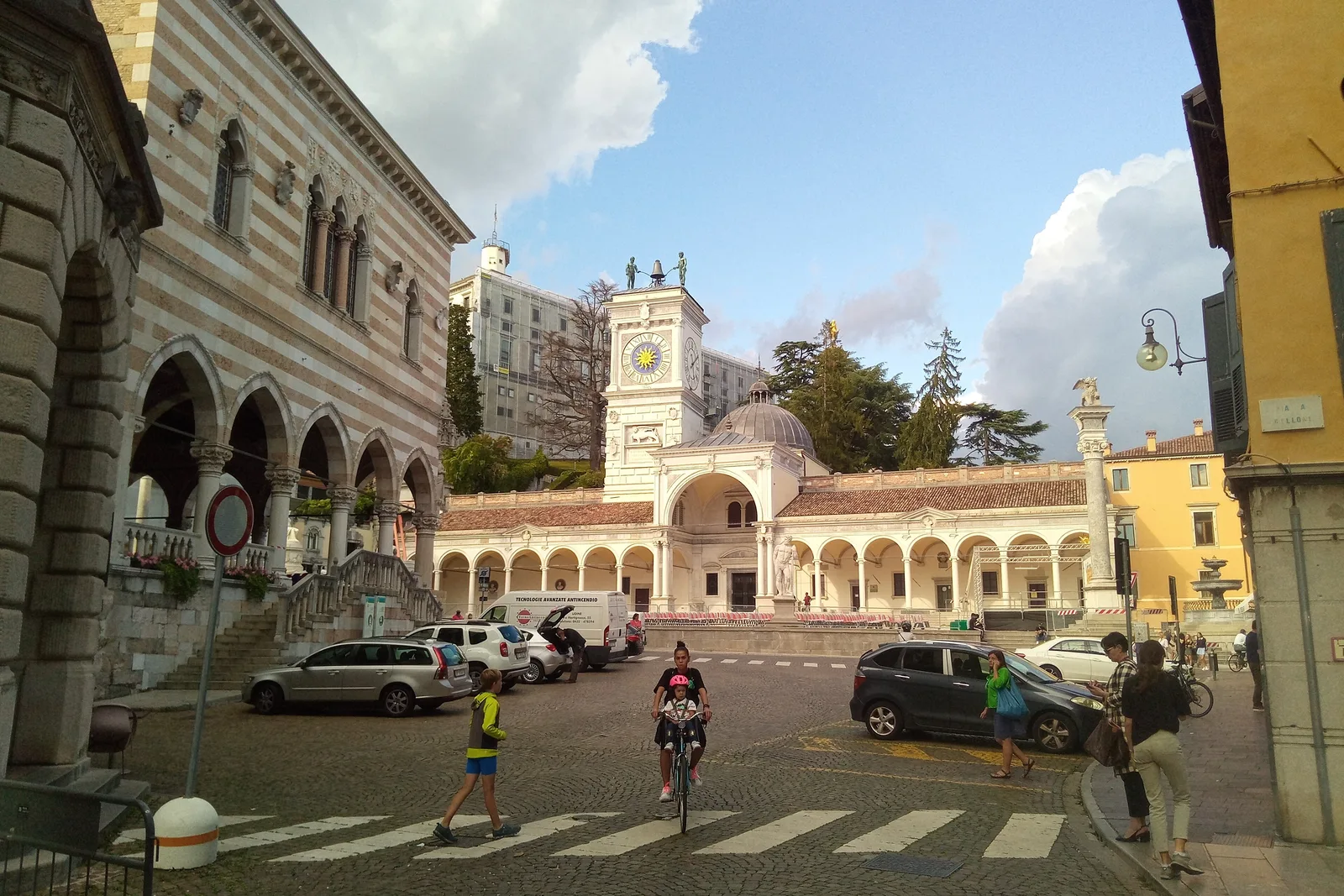 Transfer privato Aeroporto di Trieste (TRS) verso Udine — 44 km, autista NCC professionista